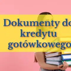 Kobieta trzyma stos segregatorów, symbolizujących dokumenty do kredytu gotówkowego.
