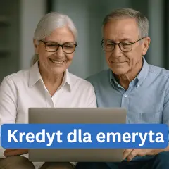 Uśmiechnięci emeryci przeglądają ofertę najtańszy kredyt dla emerytów na laptopie.
