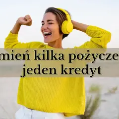 Szczęśliwa kobieta w słuchawkach, która cieszy się z możliwości zamiany kilku pożyczek w jeden kredyt.
