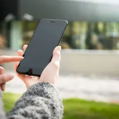 Gdzie dostanę telefon bez BIK i KRD? Sprawdzone opcje dla Ciebie