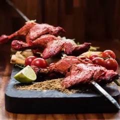 Ile można zarobić na kebabie? Sprawdź realne zarobki i zyski