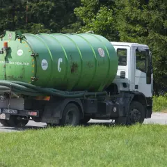 Ile można zarobić na wywozie szamba? Fakty, które zaskakują