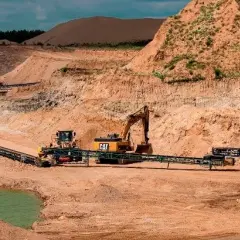Ile można zarobić na żwirowni? Sprawdź realne dochody i czynniki wpływające