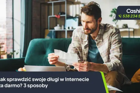 Mężczyzna siedzi na kanapie i czyta dokument. Obok logo CashFix.