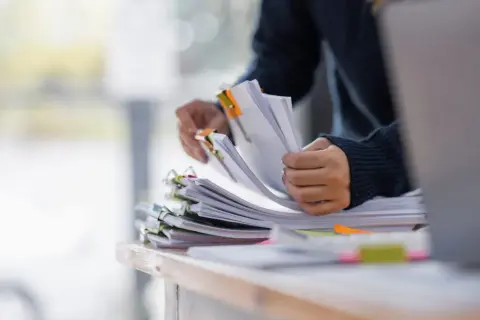 Jak usunąć hipotekę z księgi wieczystej i uniknąć problemów z dokumentami