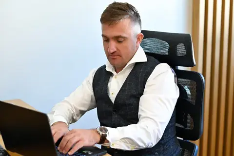 Jak napisać wniosek o dofinansowanie wzór, unikając najczęstszych błędów