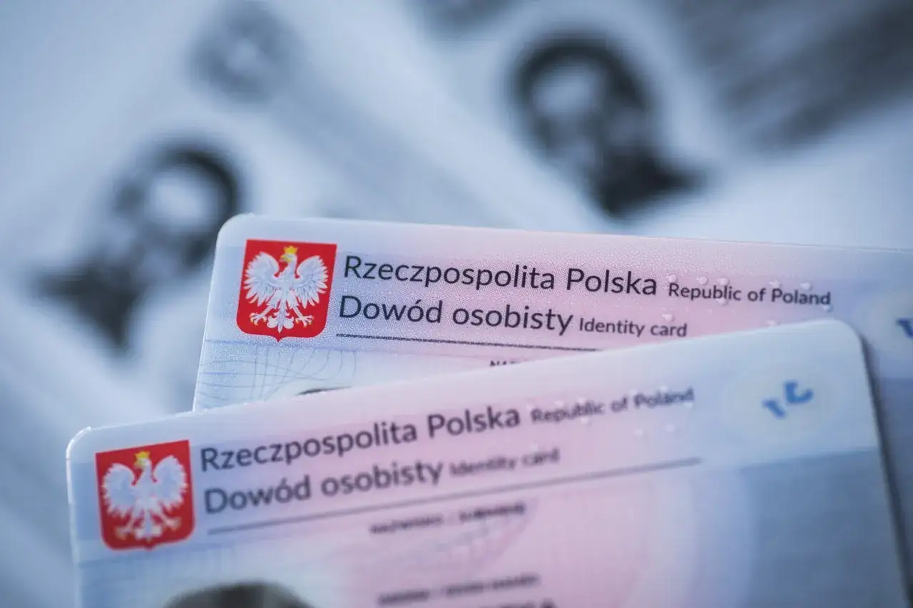 Dowody osobiste Rzeczypospolitej Polskiej. Ktoś wziął kredyt na moje dane, a ja muszę to udowodnić.