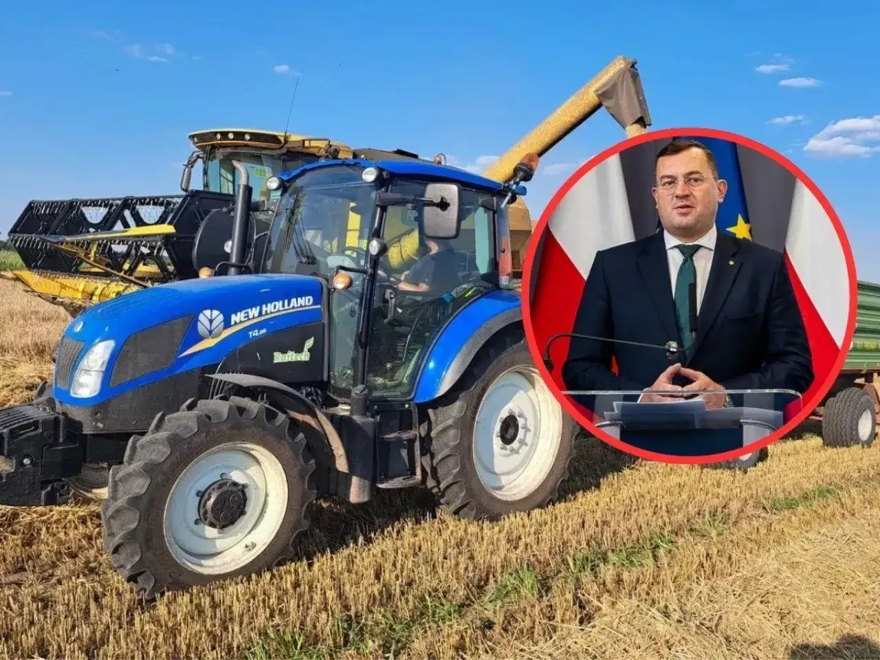 Rolnik zyskuje kredyt preferencyjny na zakup ziemi. Na polu pracuje niebieski traktor New Holland i kombajn.