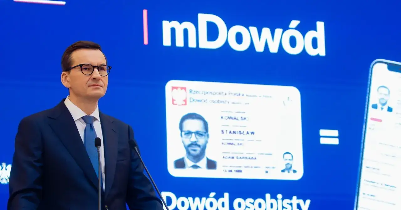 Premier Mateusz Morawiecki prezentuje mDowód, cyfrowy dowód osobisty. Czy jest obowiązek noszenia dowodu osobistego?