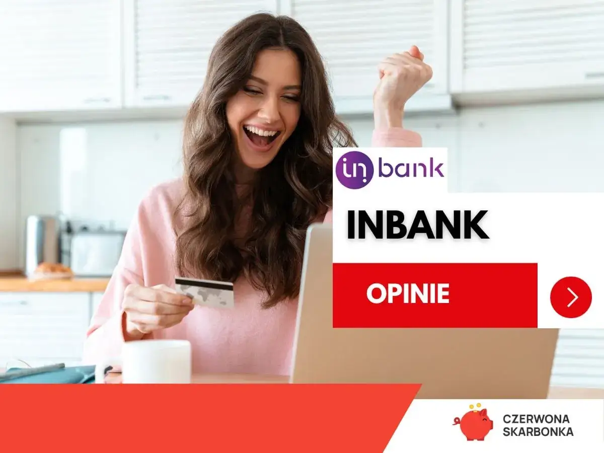 Szczęśliwa kobieta z kartą płatniczą przed laptopem. Sprawdź, inbank co to za bank i opinie o nim.