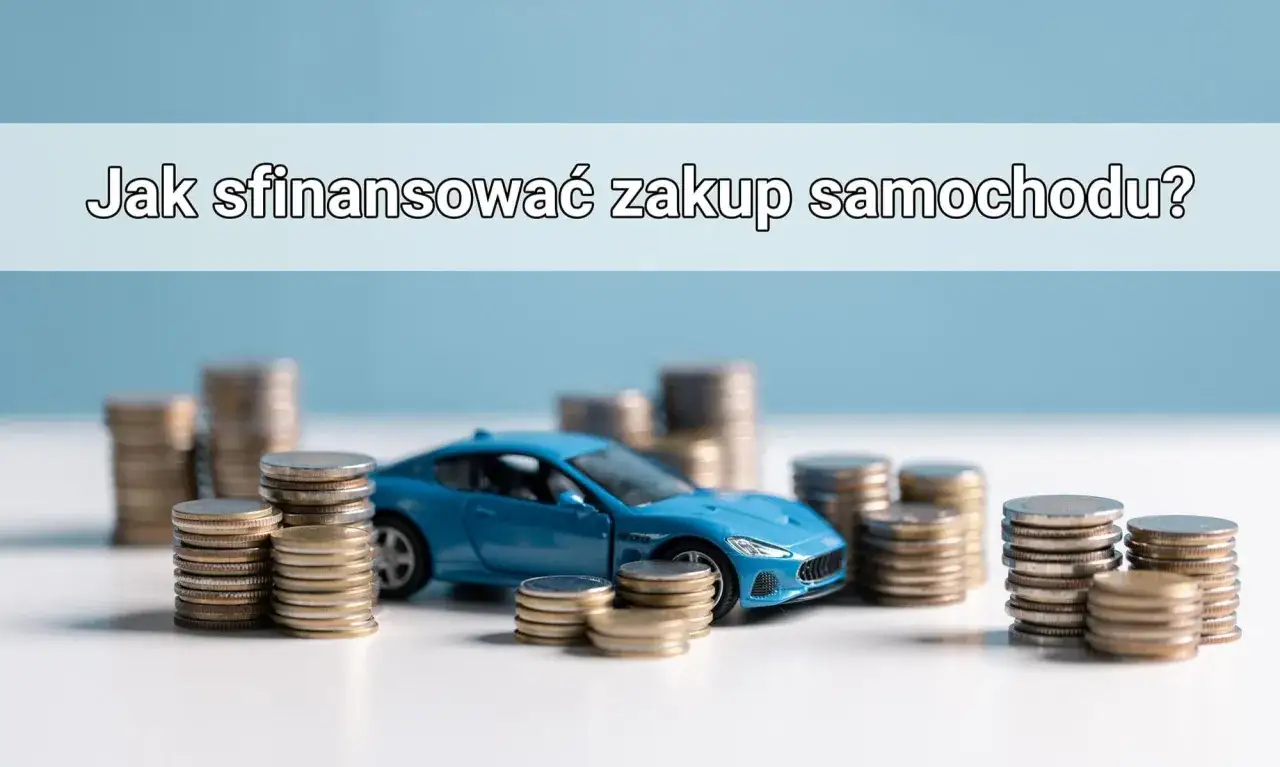Niebieski samochodzik otoczony stosami monet symbolizuje kredyt na zakup samochodu.