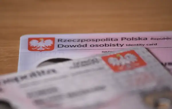 Dowód osobisty. Podanie numeru dowodu osobistego może grozić kradzieżą tożsamości i wyłudzeniami.
